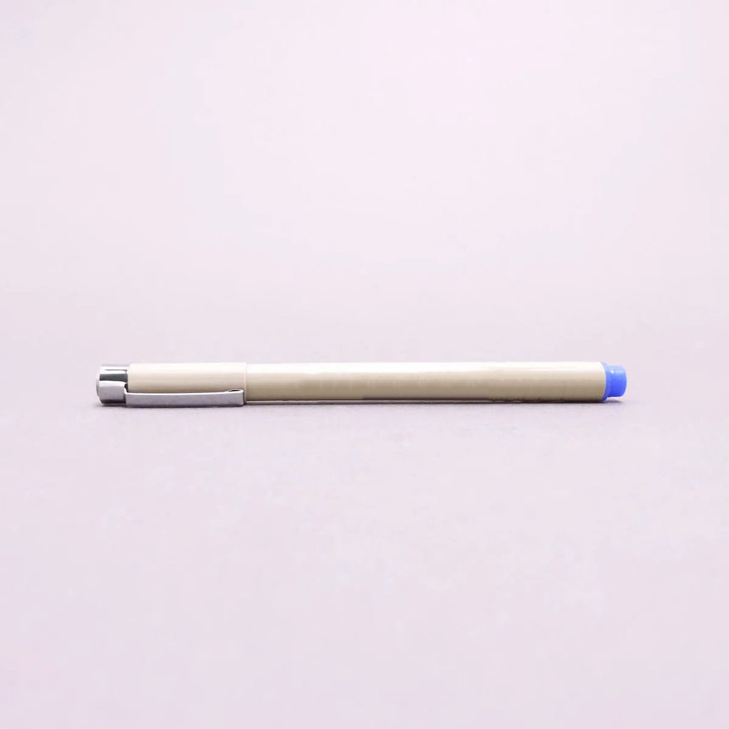 005 Fine and Colored Acrylic Markers