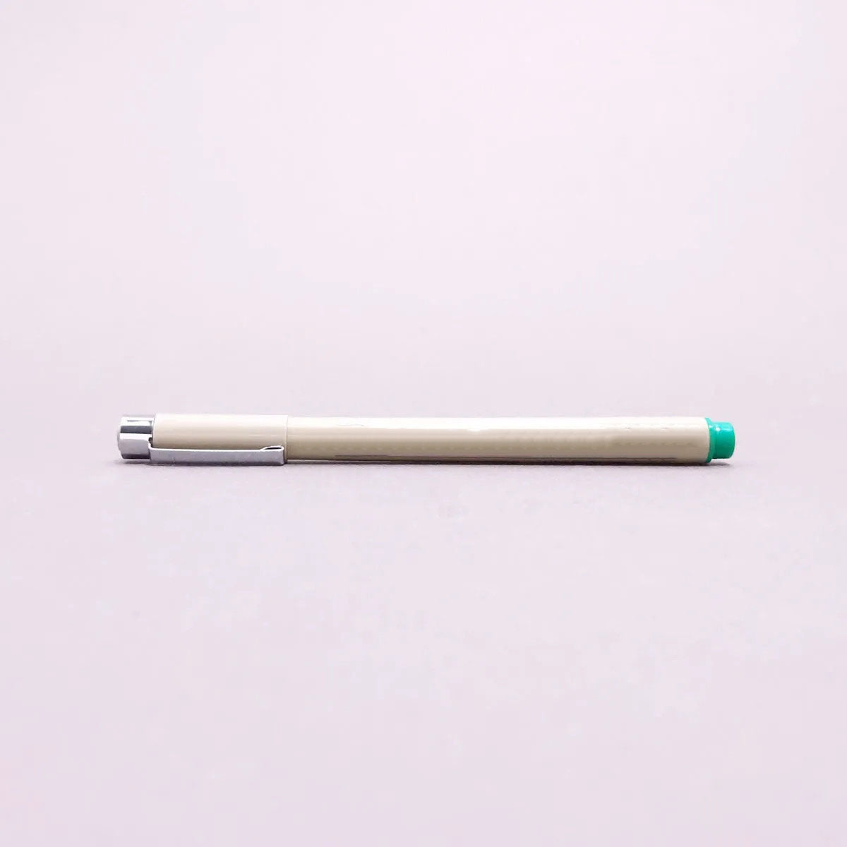005 Fine and Colored Acrylic Markers